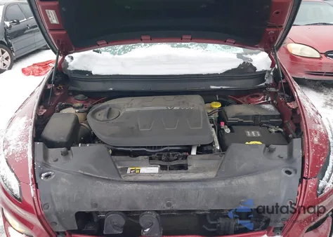 2015 Jeep Cherokee Latitude z USA, uszkodzony, nr VIN 1C4PJMCS1FW504272